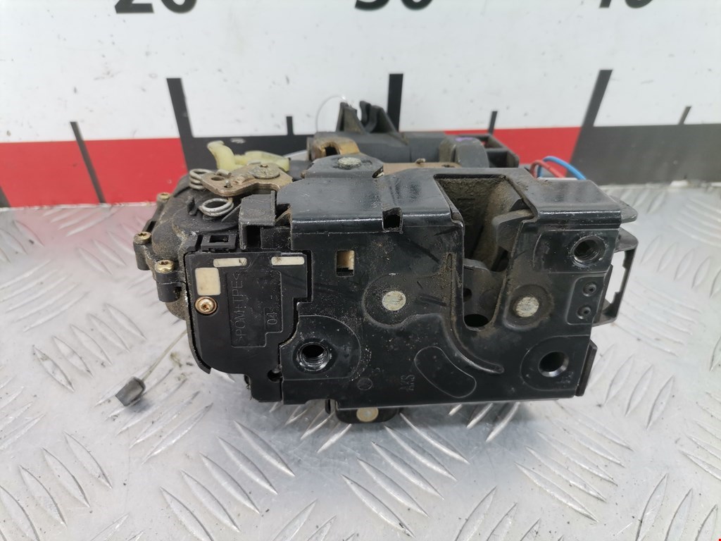 Замок двери передней левой VOLKSWAGEN Bora 1998-2005