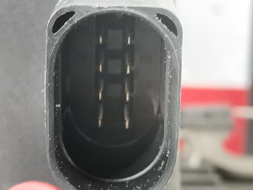 Замок двери передней левой VOLKSWAGEN Bora 1998-2005