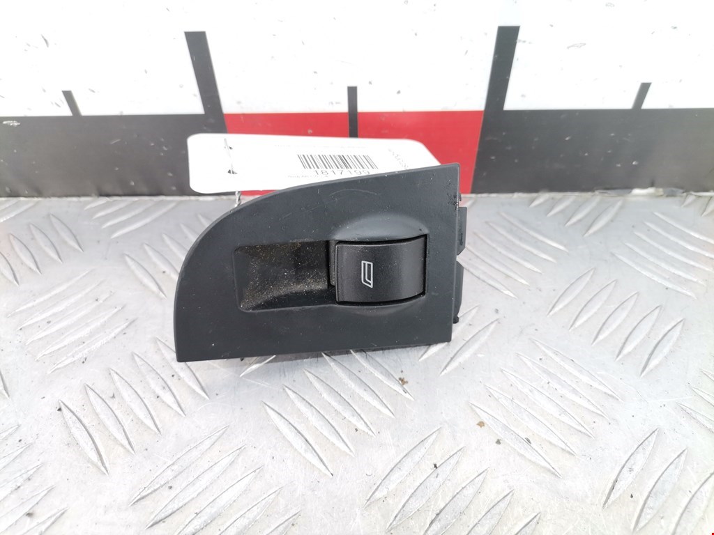 Кнопка стеклоподъемника AUDI A6 C5 1997-2004