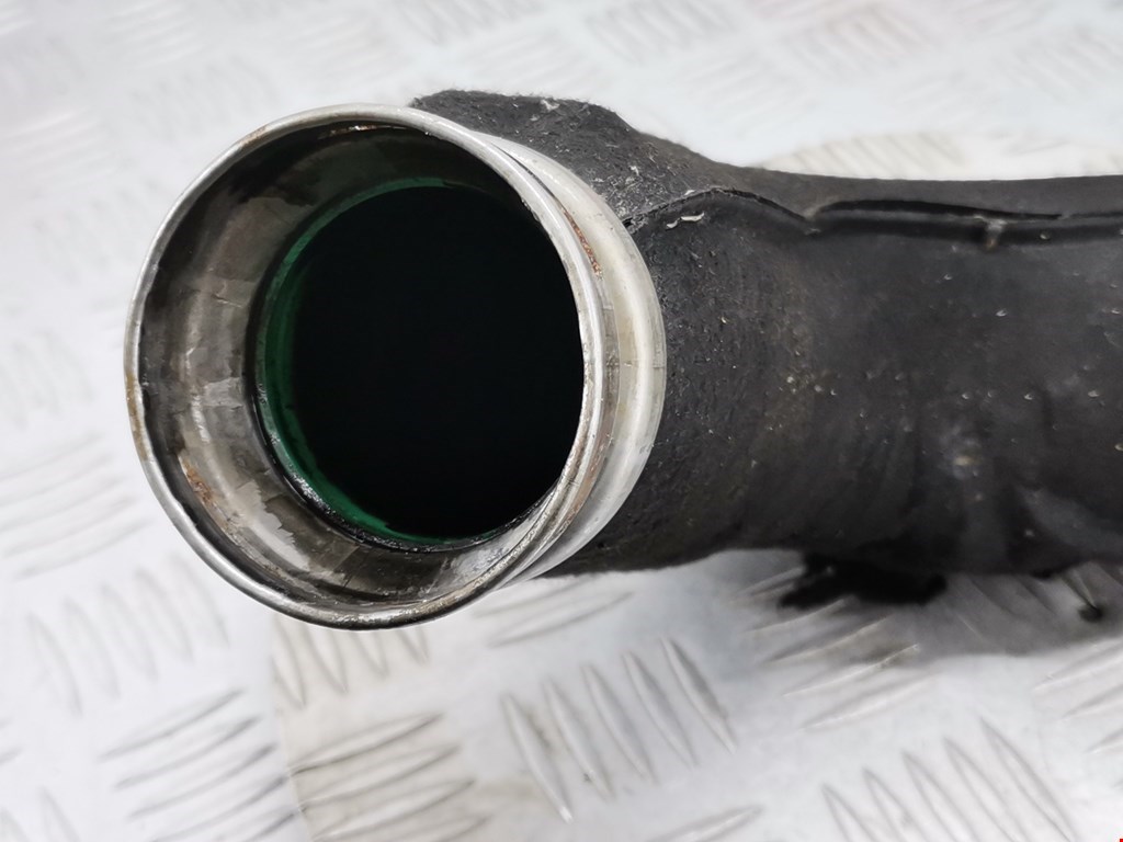 Патрубок интеркулера NISSAN Note E11 2005-2014