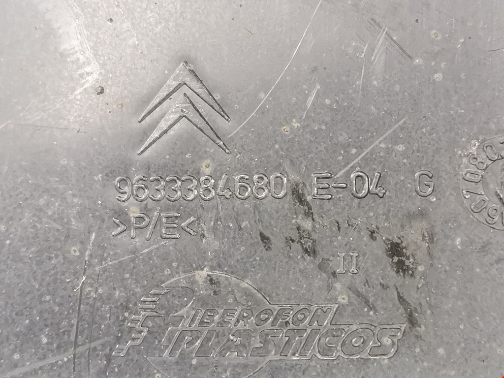 Локер (подкрылок) передний левый PEUGEOT Partner 1996-2009