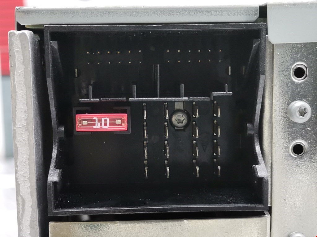 Магнитола VOLKSWAGEN Touareg 2002-2010