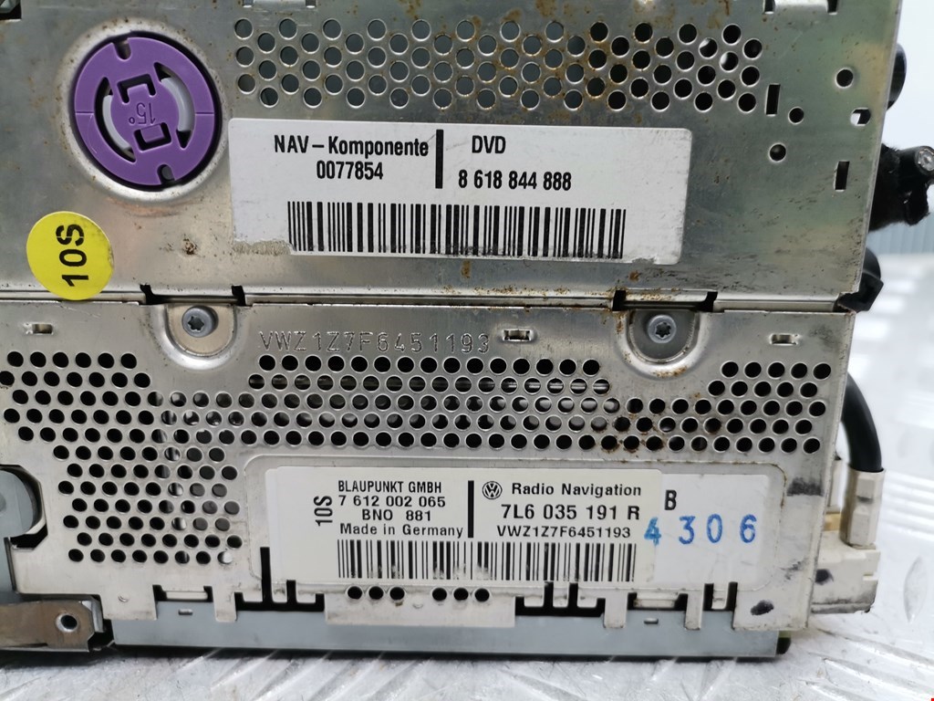 Магнитола VOLKSWAGEN Touareg 2002-2010