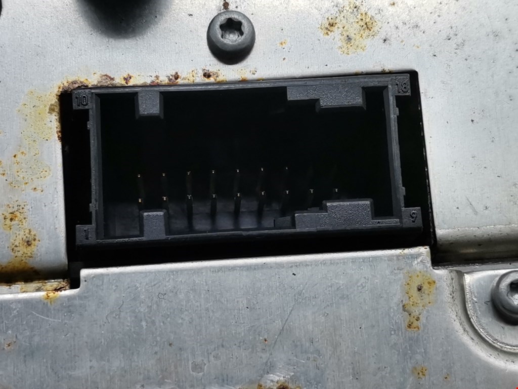 Магнитола VOLKSWAGEN Touareg 2002-2010