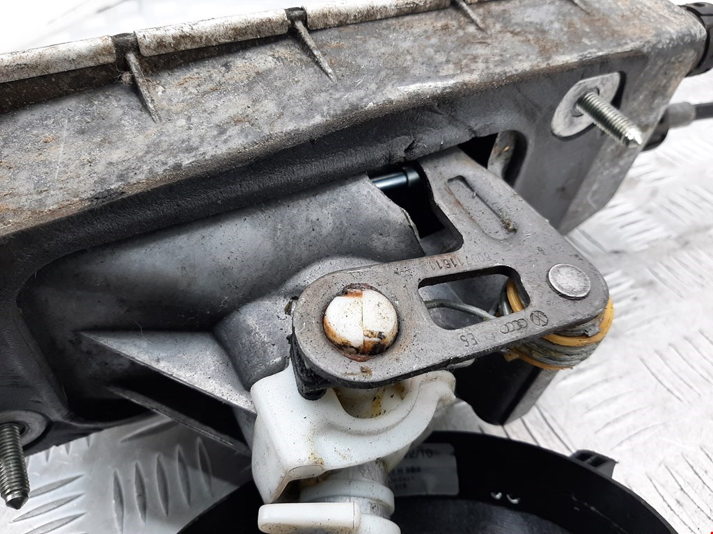 Кулиса (селектор) АКПП/МКПП в салоне SKODA Fabia MK2 5J 2007-2014