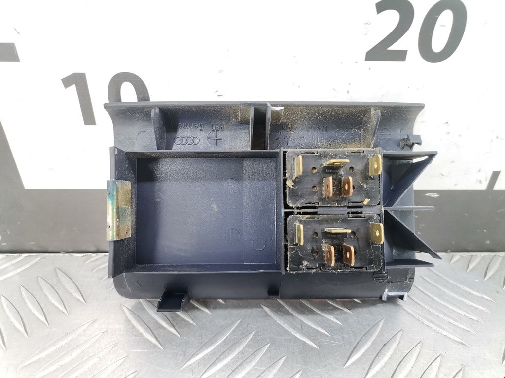 Блок управления стеклоподъемниками AUDI A4 B5 1995-2001