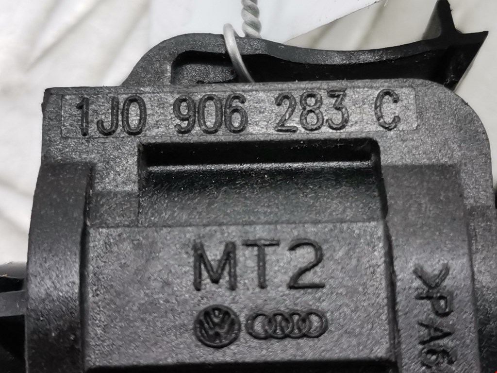 Клапан электромагнитный AUDI A6 C5 1997-2004