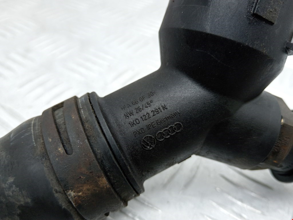 Патрубок VOLKSWAGEN Caddy III 2004-2015