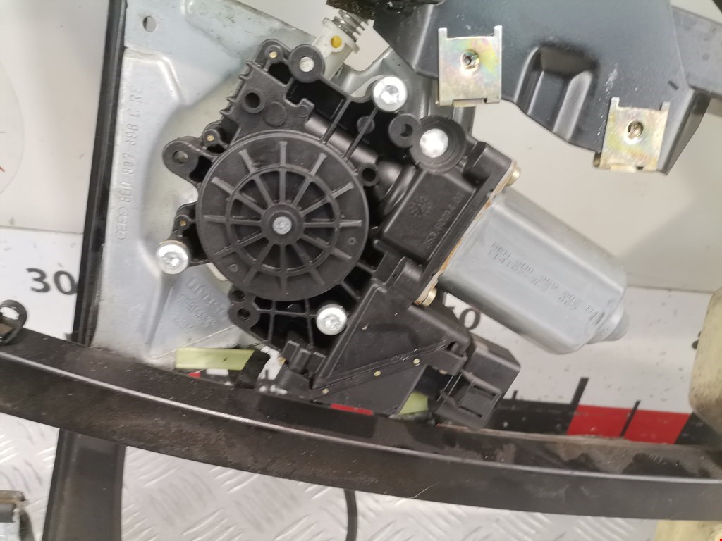 Стеклоподъемник передний правый AUDI A4 B5 1995-2001