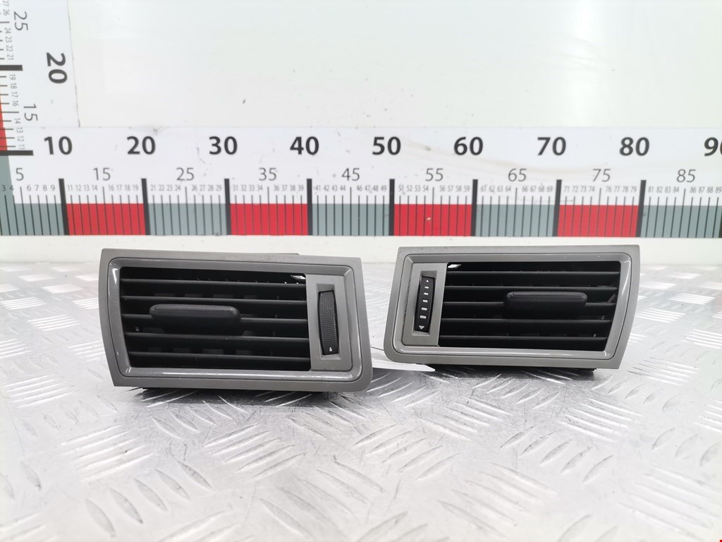 Дефлектор воздушный SKODA Rapid 2012-2020