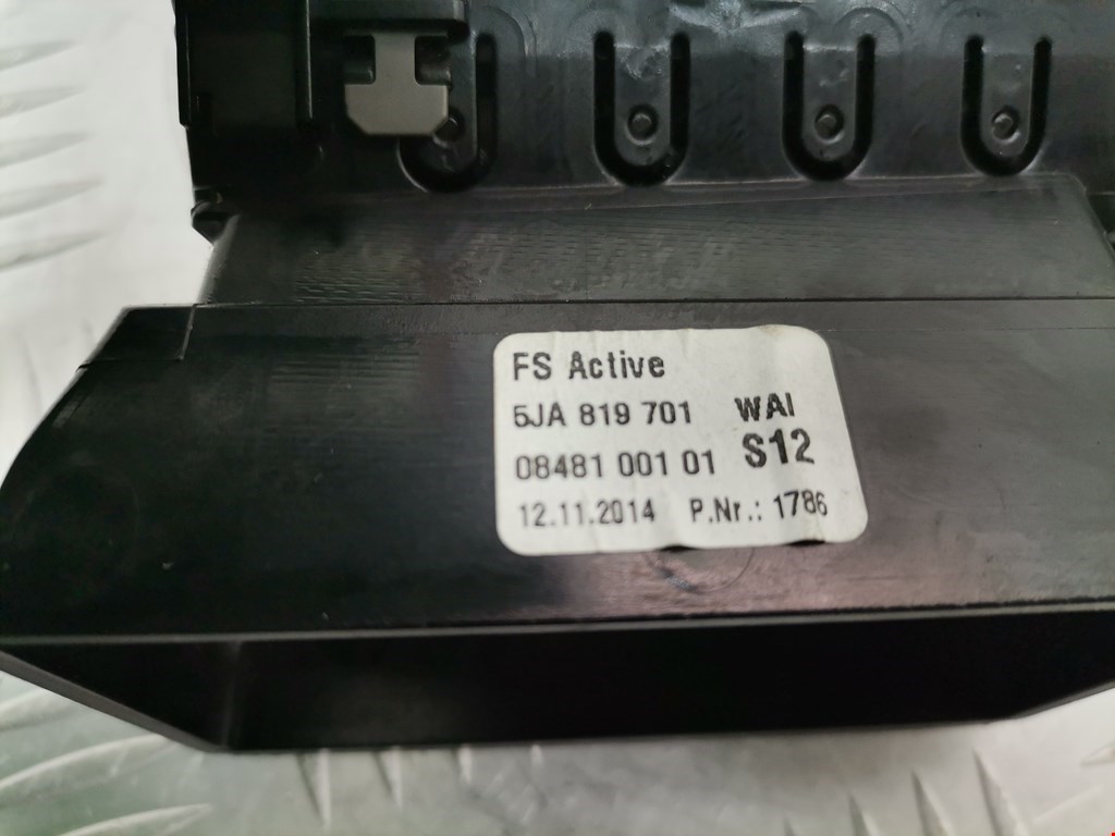 Дефлектор воздушный SKODA Rapid 2012-2020