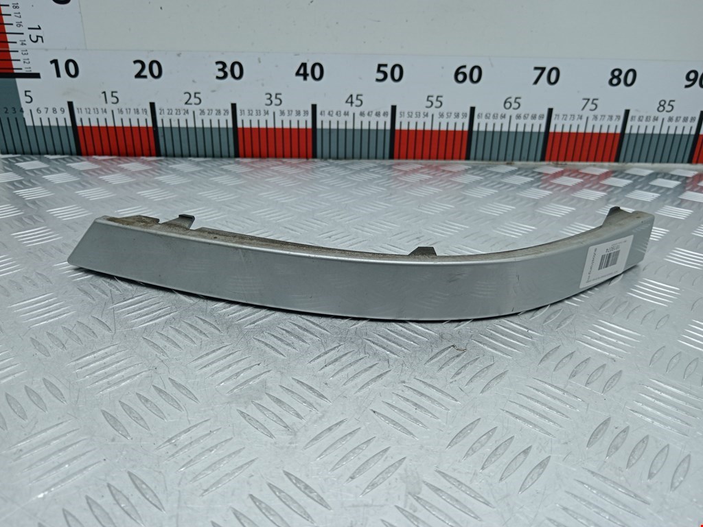 Накладка (планка) под фонарь правая BMW 7-Series (E65/E66) (2001-2008)