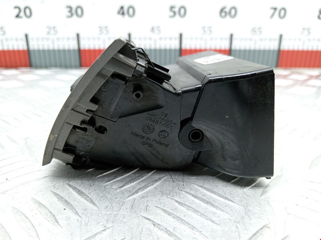 Дефлектор воздушный SKODA Rapid 2012-2020