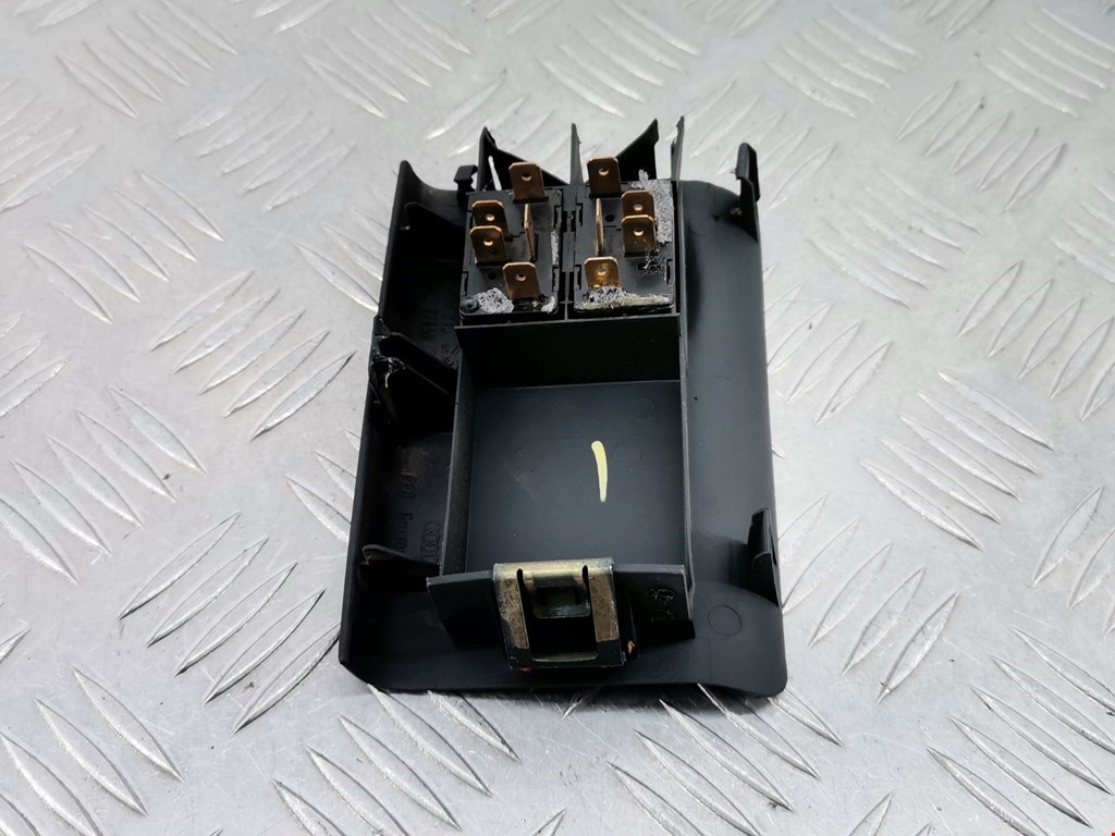 Блок управления стеклоподъемниками AUDI A4 B5 1995-2001