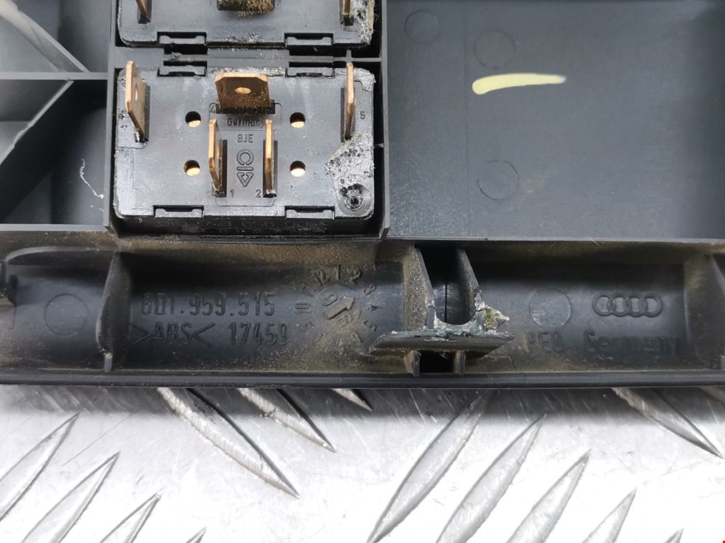 Блок управления стеклоподъемниками AUDI A4 B5 1995-2001