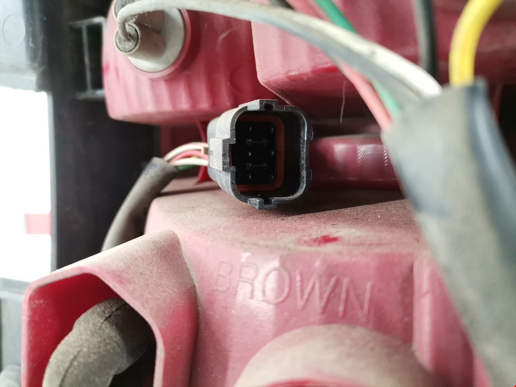 Фонарь задний левый KIA Sportage II 2004-2010