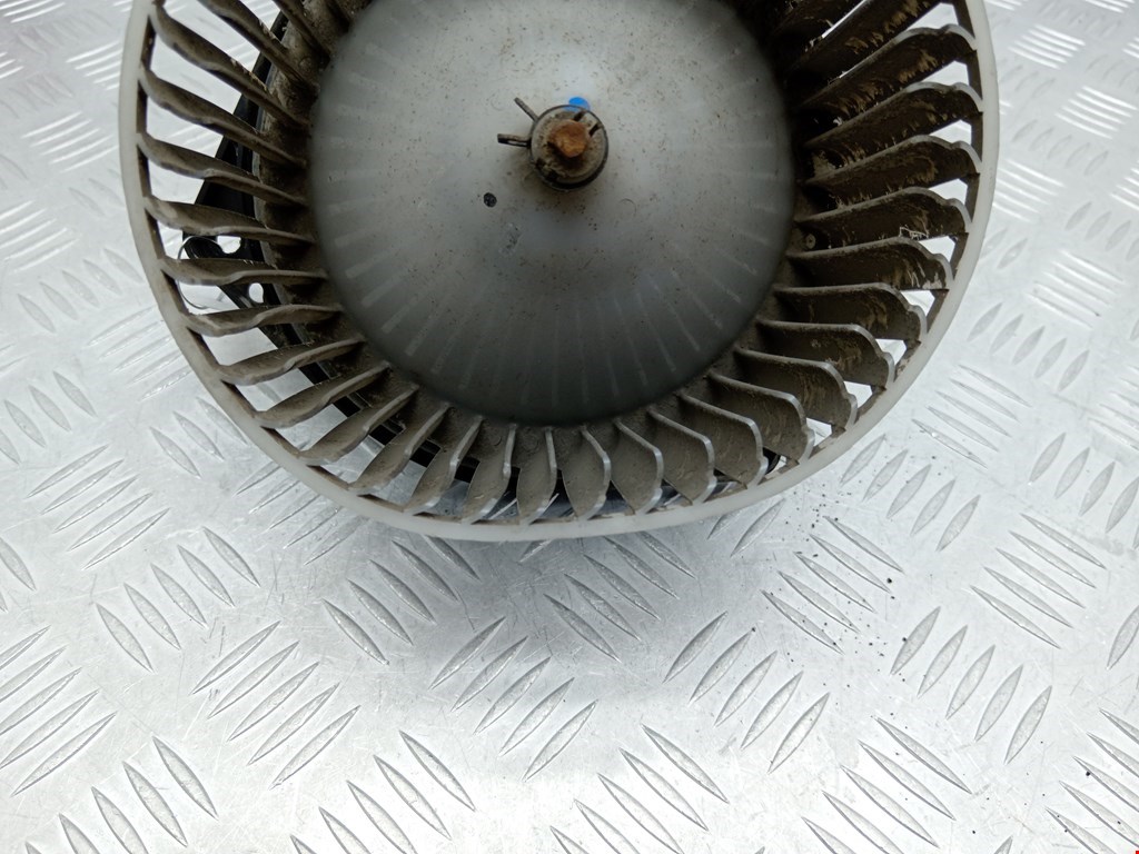 Моторчик (мотор) отопителя салона MITSUBISHI L200 KB 2006-2015