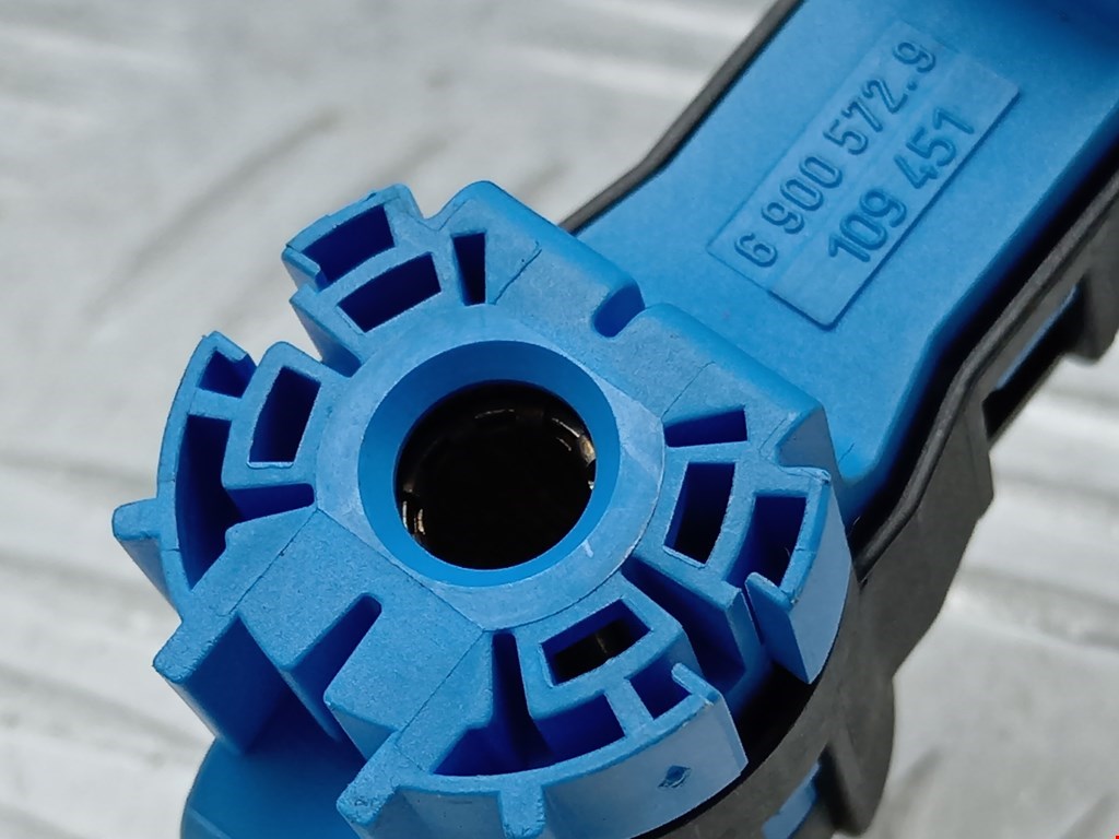 Датчик уровня в бачок омывателя BMW 7er 7 серия E65/E66 2001-2008