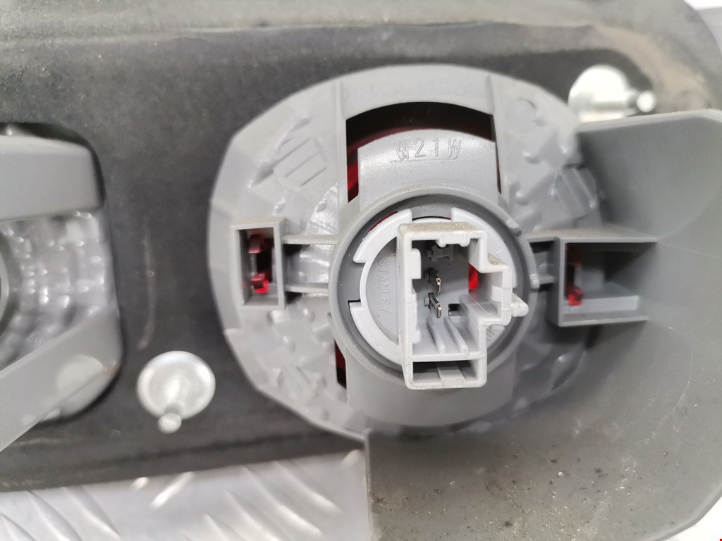 Фонарь задний внутренний правый HONDA Accord VII 2002-2007