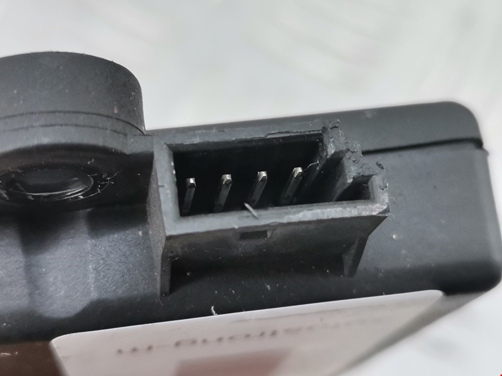 Усилитель антенны BMW 6er E63/E64 2003-2011