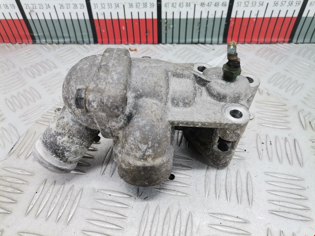 Корпус термостата MITSUBISHI Carisma 1995-1999