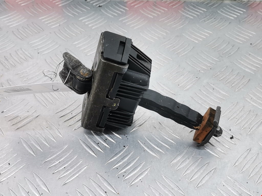 Ограничитель открывания двери BMW 6er E63/E64 2003-2011