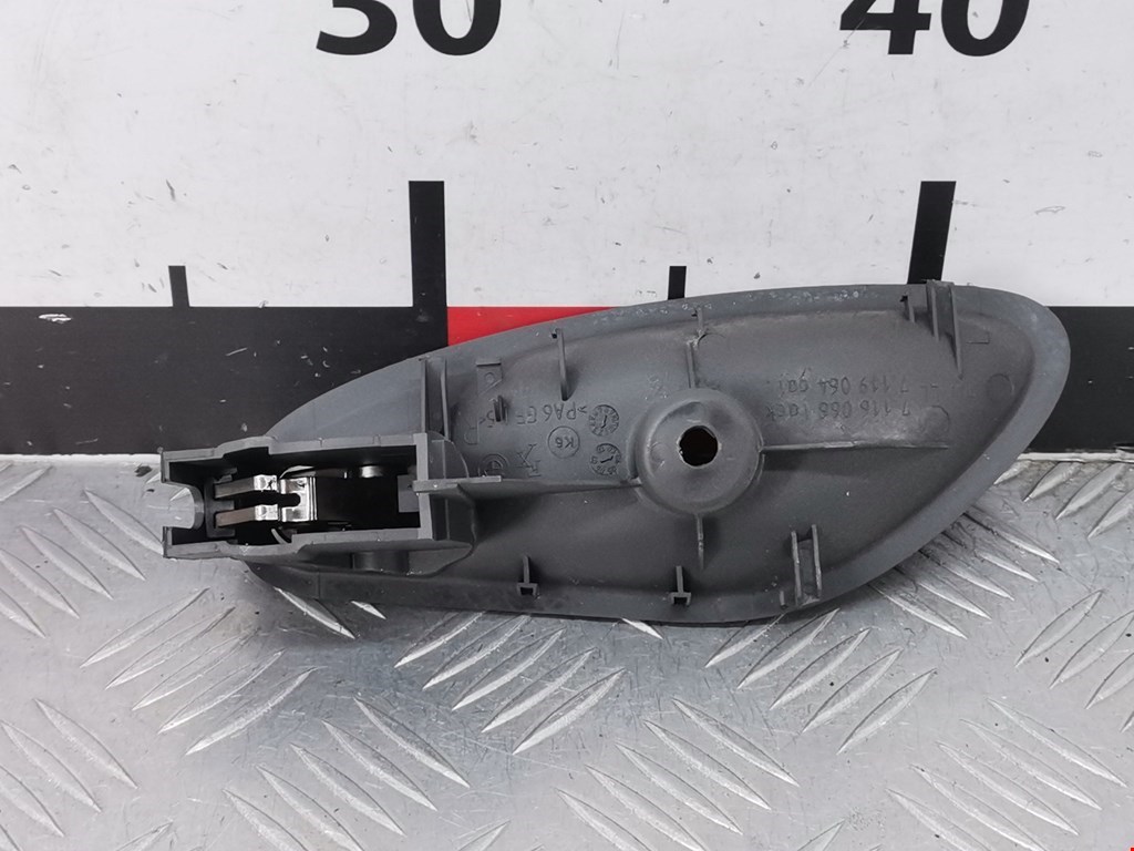 Ручка дверная передняя внутренняя правая BMW 6er E63/E64 2003-2011