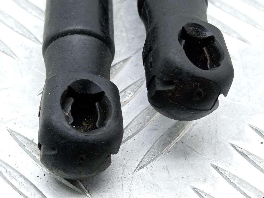 Амортизатор крышки (двери) багажника SKODA Rapid 2012-2020