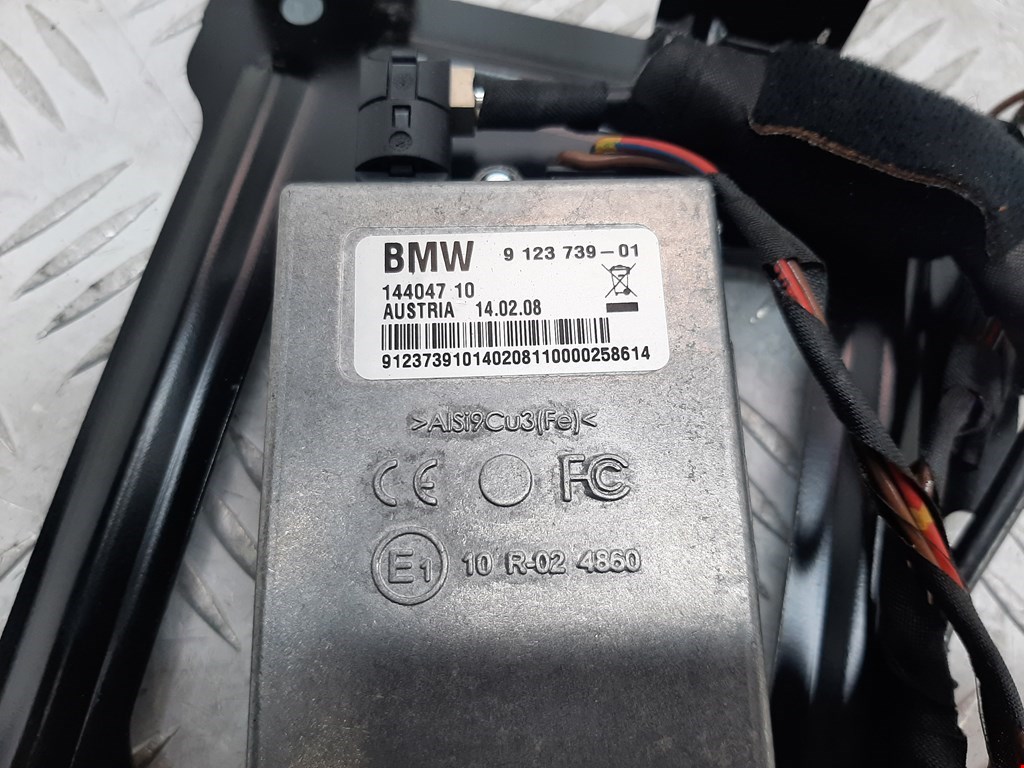 Усилитель антенны BMW 6er E63/E64 2003-2011