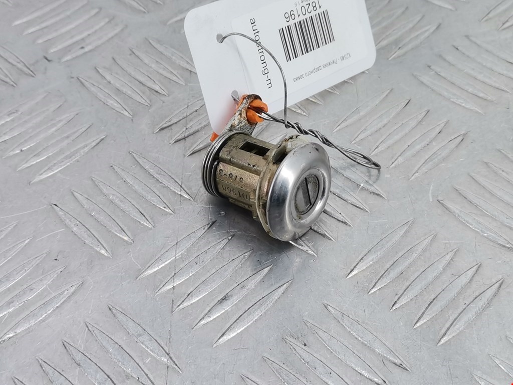 Вставка замка багажника DAIHATSU Gran Move 1996-2002