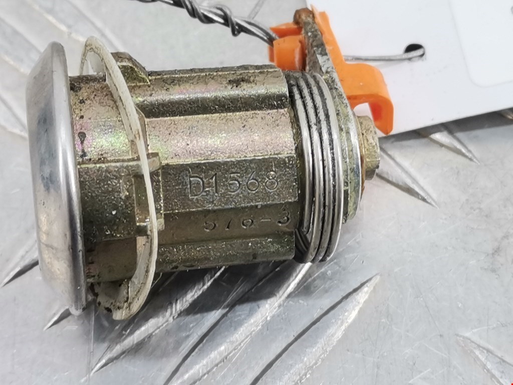 Вставка замка багажника DAIHATSU Gran Move 1996-2002