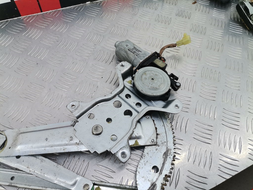 Стеклоподъемник передний правый DAIHATSU Gran Move 1996-2002