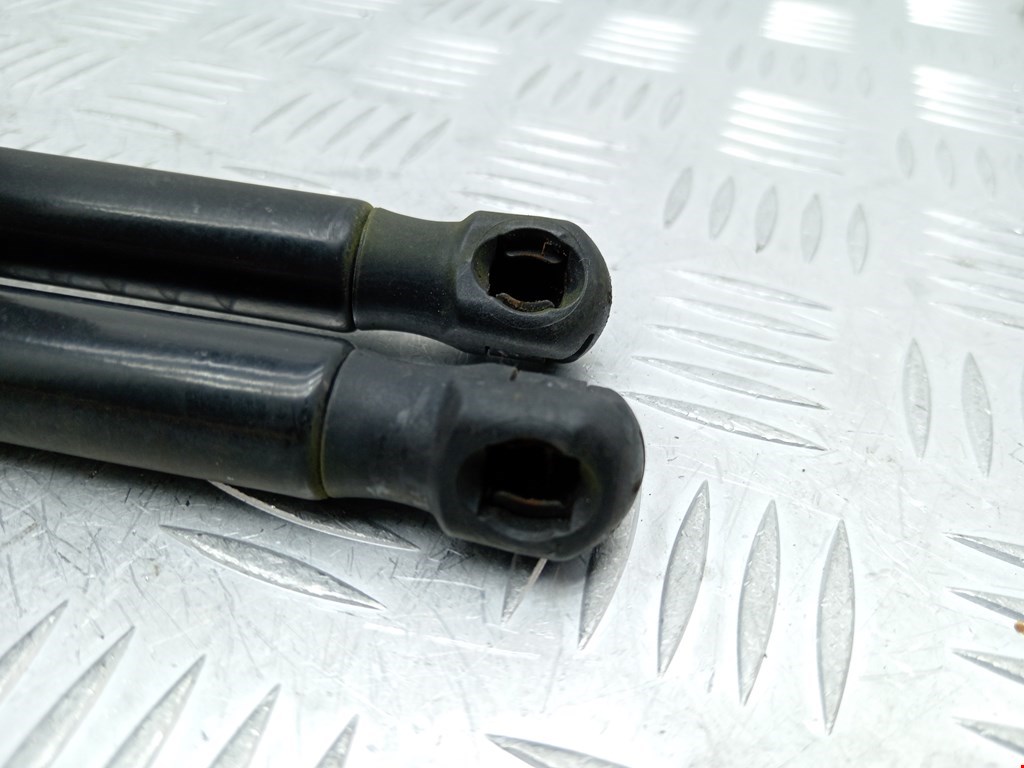 Амортизатор крышки (двери) багажника SKODA Rapid 2012-2020