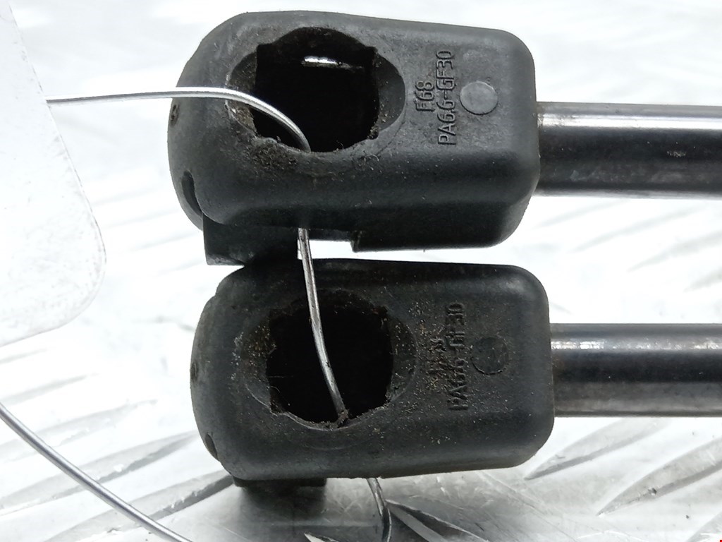 Амортизатор крышки (двери) багажника SKODA Rapid 2012-2020