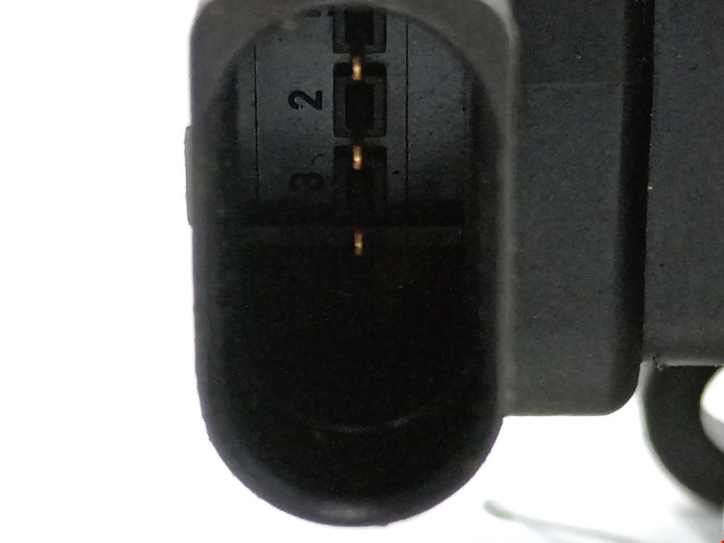 Расходомер воздуха (массметр, датчик ДМРВ) SKODA Rapid 2012-2020