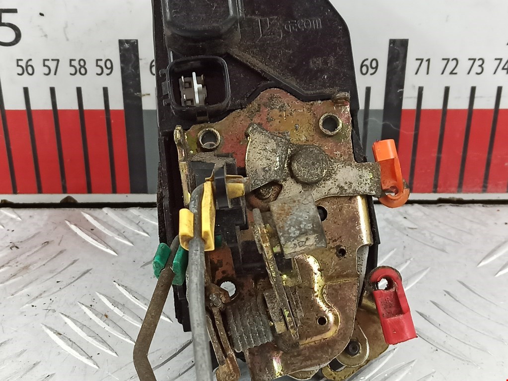 Замок двери передней левой CHRYSLER PT Cruser 2000-2010