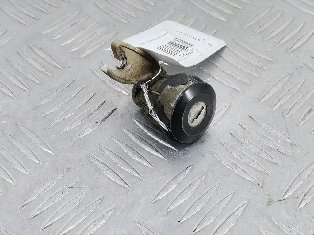 Вставка замка багажника FORD Explorer 1995-2001