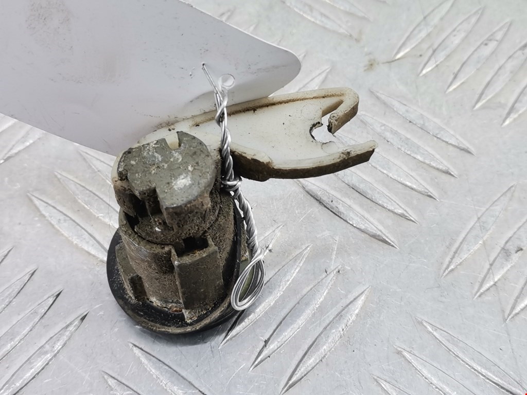 Вставка замка багажника FORD Explorer 1995-2001