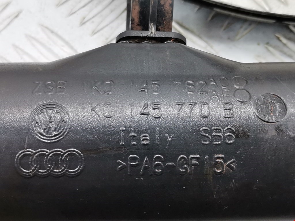 Патрубок интеркулера VOLKSWAGEN Caddy III 2004-2015