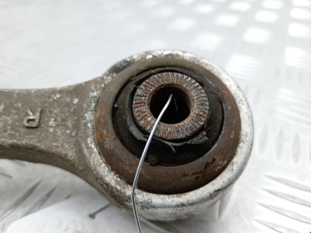 Рычаг передний правый AUDI A4 B8 2007-2015