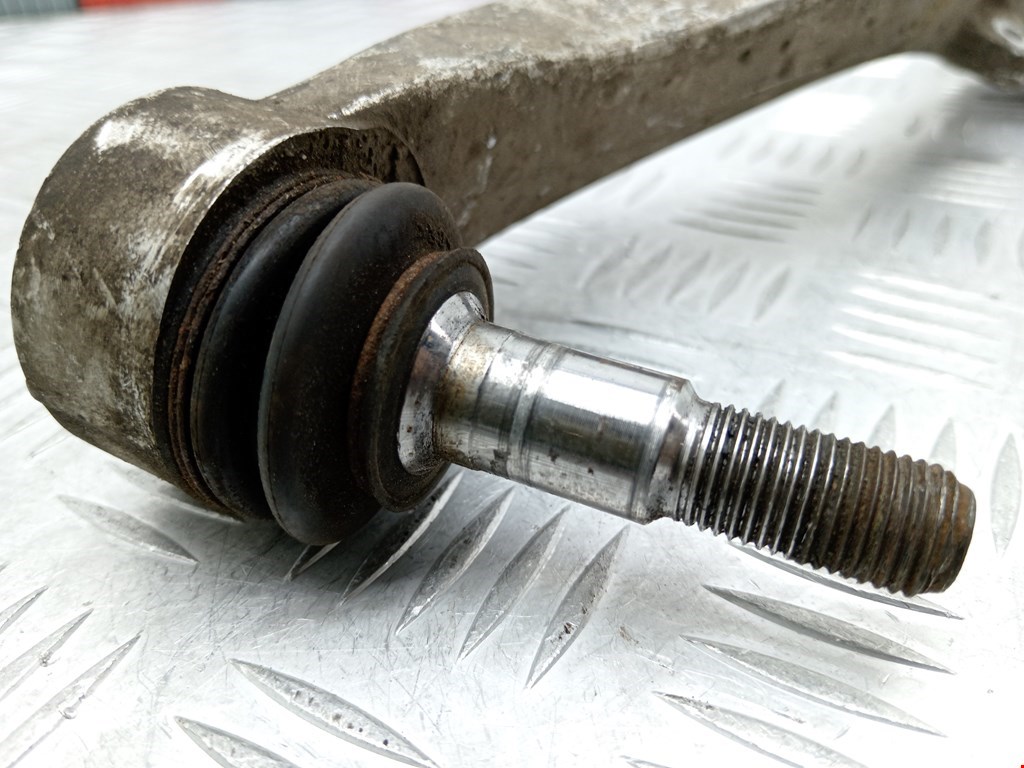 Рычаг передний правый AUDI A4 B8 2007-2015