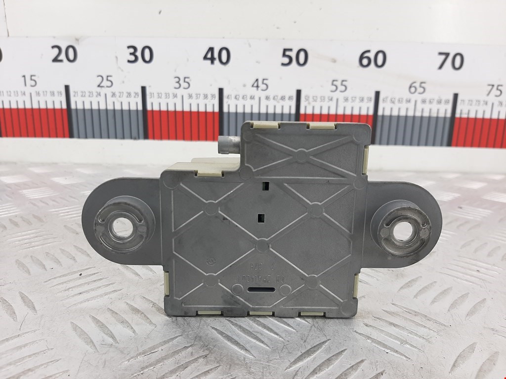 Усилитель антенны BMW 6er E63/E64 2003-2011