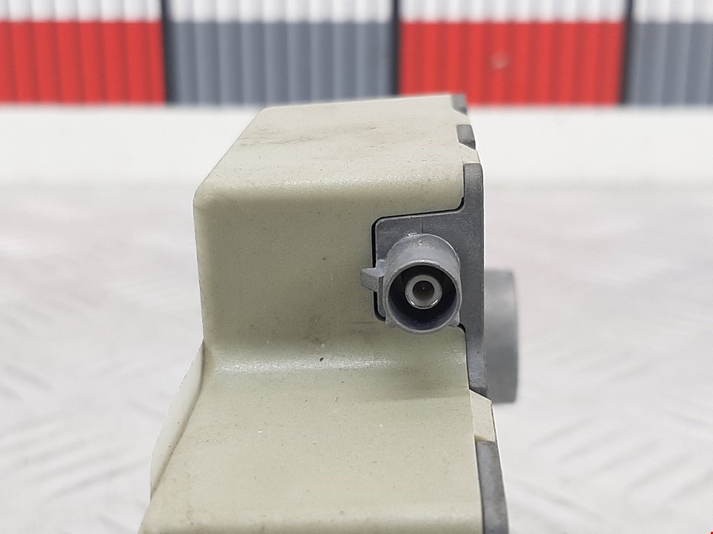 Усилитель антенны BMW 6er E63/E64 2003-2011