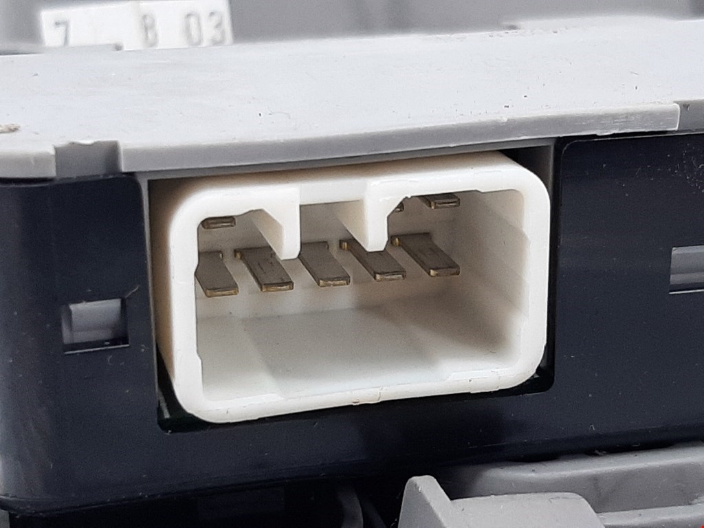 Плафон салонный (салона фонарь) TOYOTA RAV 4 XA20 2000-2005