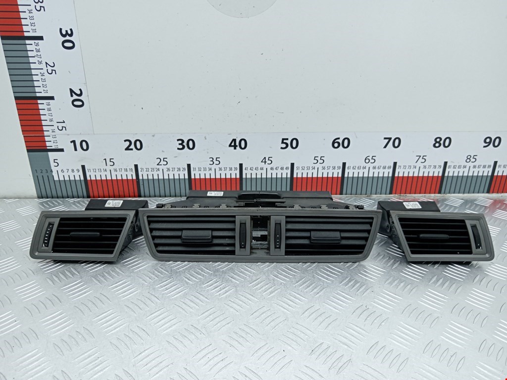 Дефлектор воздушный SKODA Rapid 2012-2020