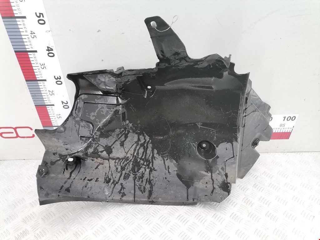 Локер (подкрылок) передний правый MERCEDES-BENZ C-Class C-klasse W204 2007-2015