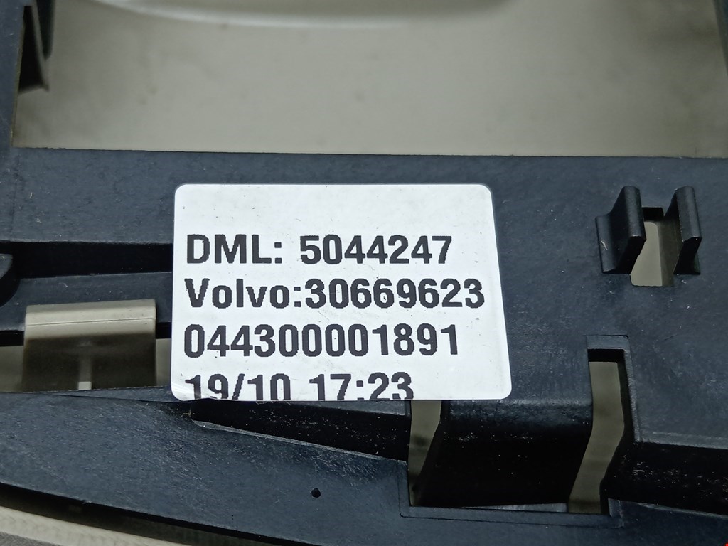 Плафон салонный (салона фонарь) VOLVO XC90 2002-2014