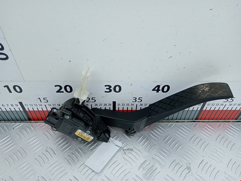 Педаль газа AUDI Q7 I 2006-2015