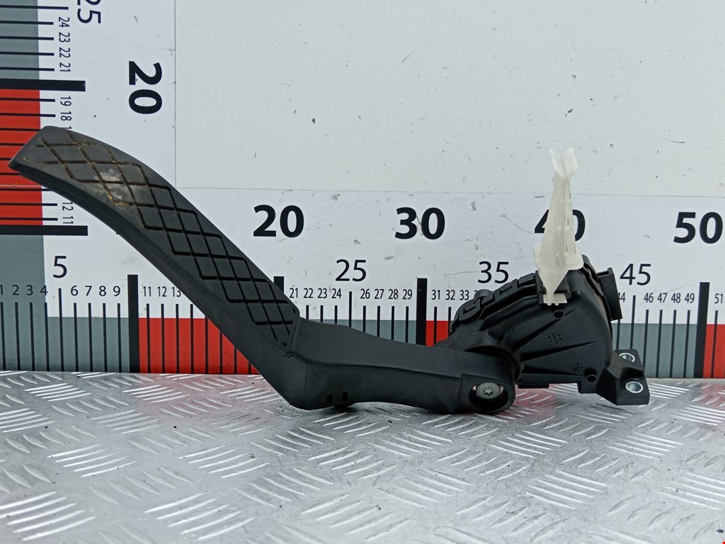 Педаль газа AUDI Q7 I 2006-2015