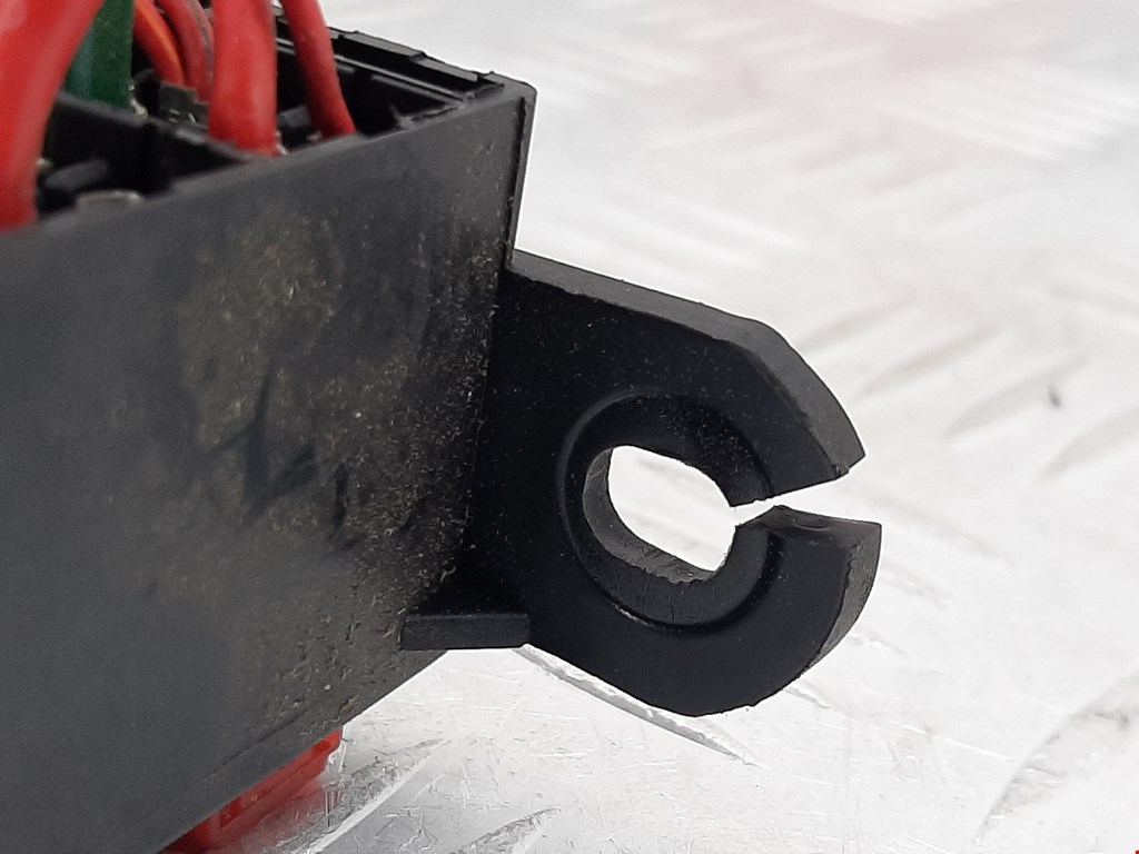 Датчик уровня в бачок омывателя HYUNDAI Terracan 2001-2006